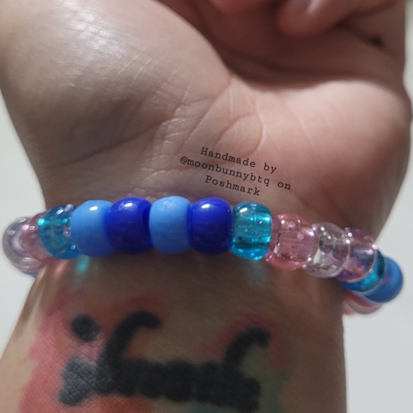 Handmade bracelet "he/him" pronoun LGBT trans pride 🏳️‍🌈 beaded kandi - Picture 3 of 4